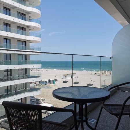Studio Sea One Beach Apartment Mamaia Ngoại thất bức ảnh